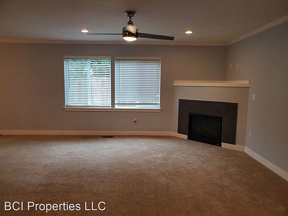 4th image of 17807 2nd Avenue Ct E