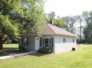 601 E Murray St, Sesser, IL 62884