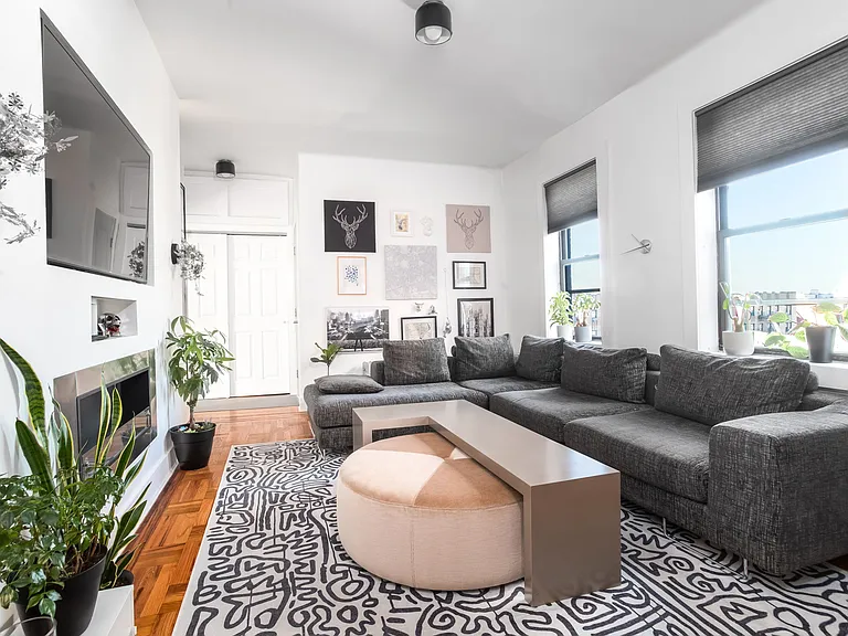 43-42 45th St #6O — Photo 2