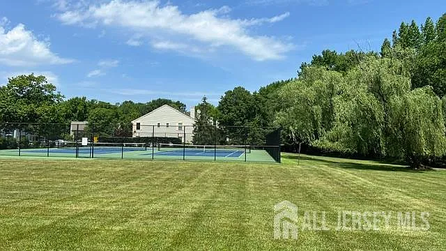 140 Wyndham Pl — Photo 25