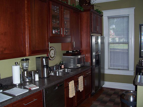 5th image of 301 W Park Ave