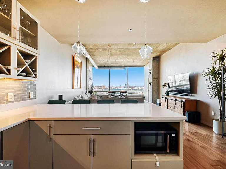 1200 Steuart St #713 — Photo 13