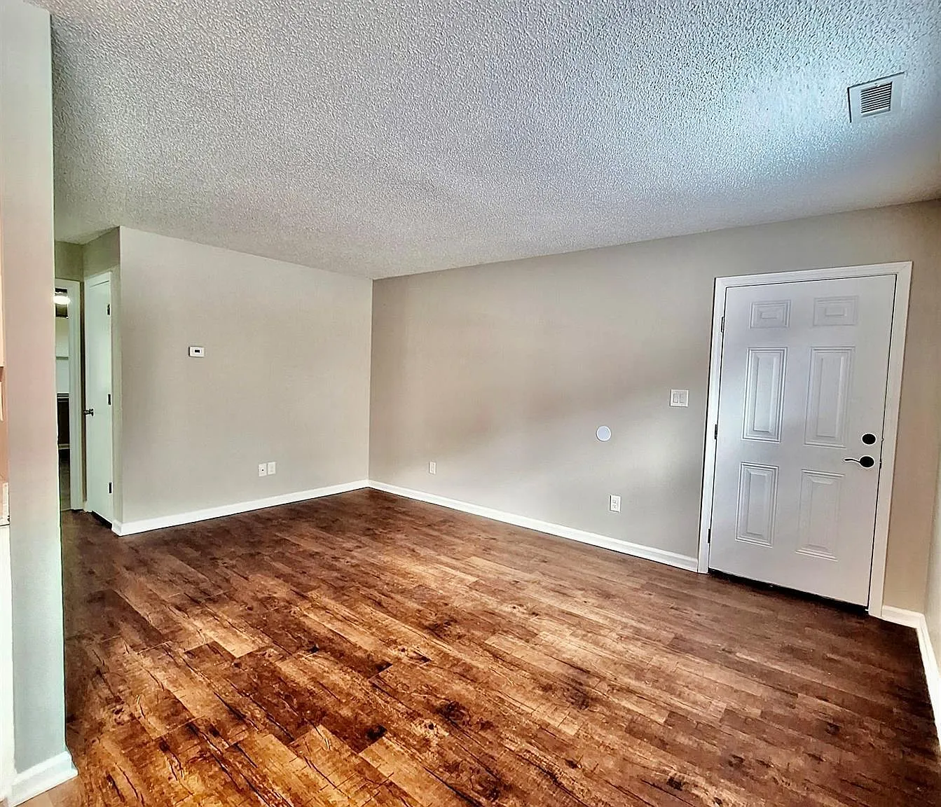 1 bed, 1.0 bath, $750 — Photo 3