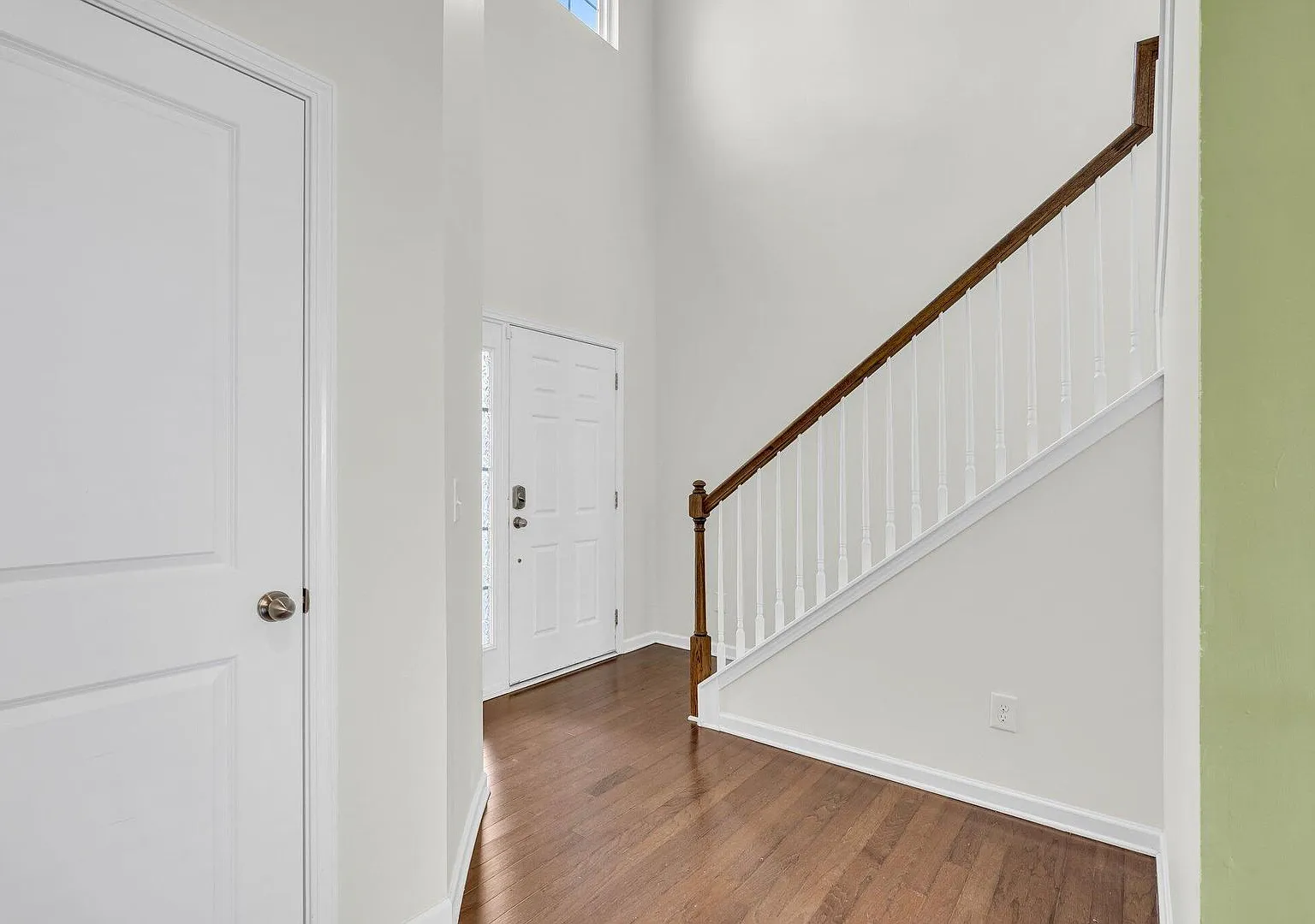 4-bedroom home in the desirable Fairmont South community — Photo 3