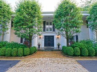 1055 E Westleigh Rd, Lake Forest, IL 60045