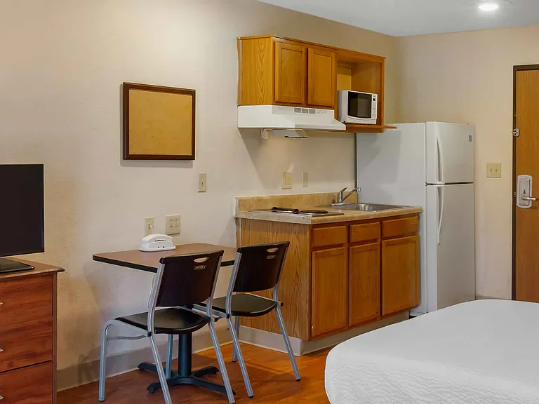 Studio Suite - 2 Full Beds