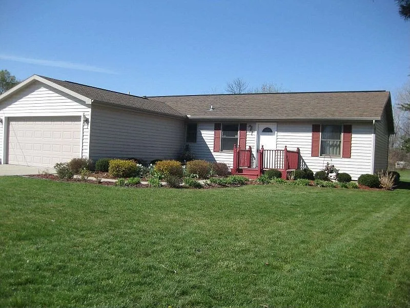 1202 S Trumbull St photo 1
