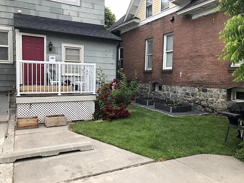 1005 W Augusta Ave Photo 1