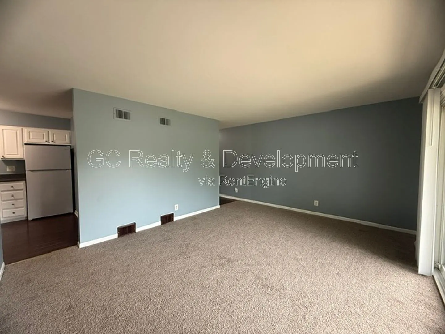 2 bed, 1.0 bath, 902 sqft, $1,625 — Photo 3
