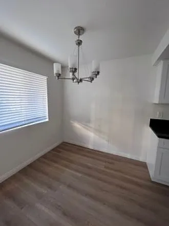 555 E Olive Ave — Photo 12
