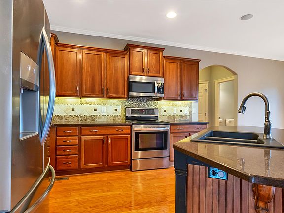 3rd image of 705 Arbor Springs Dr