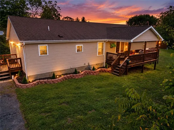 451 4th St, Waynesburg, PA 15370