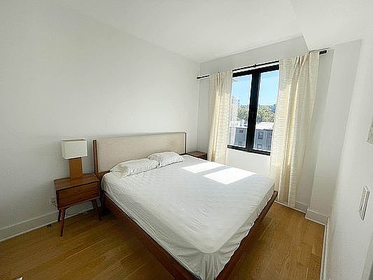 5th image of 21-10 44th Dr APT 4C