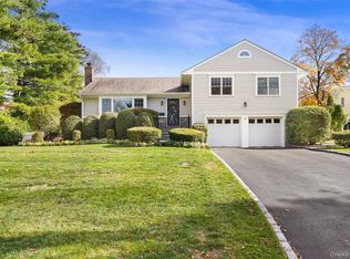 15 Elm Hill Dr, Rye Brook, NY 10573