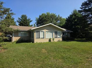 N9240 W Silver Spring Dr, Neshkoro, WI 54960