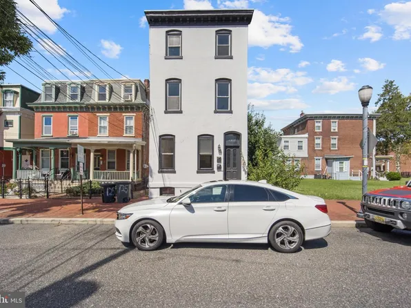 125 Linden St, Camden, NJ 08102