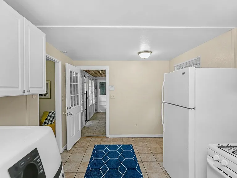 1819 Corby Blvd — Photo 9