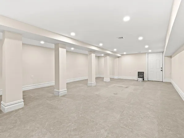 702 Chauncey Street image 5 of 7