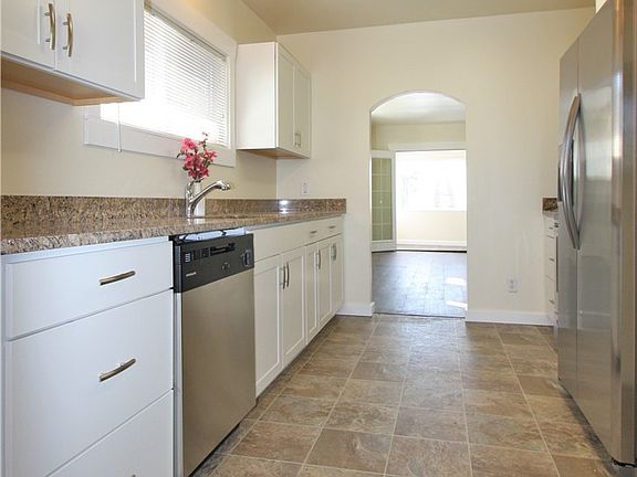 4th image of 5015 S Sheridan Ave