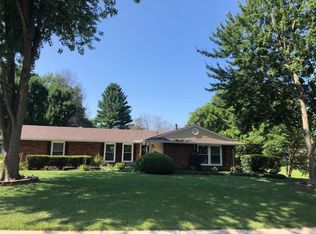 502 Dolphin Dr E, Highland, IL 62249