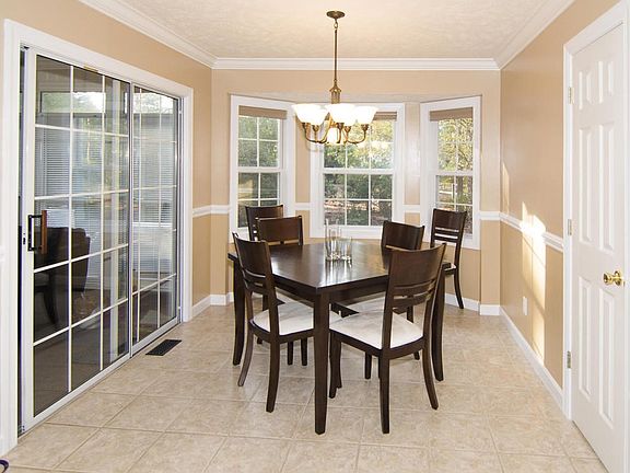 Kitchen Eatting Area_O'Brian_8964