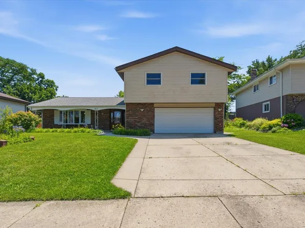 160 Fairfield Way, Bloomingdale, IL 60108