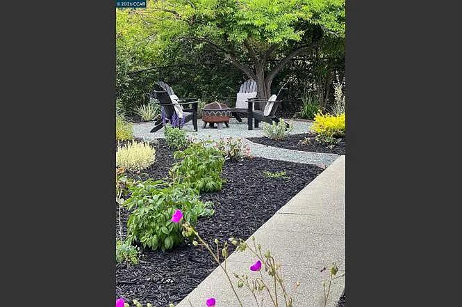 8 Cherry Hills Ct — Photo 13