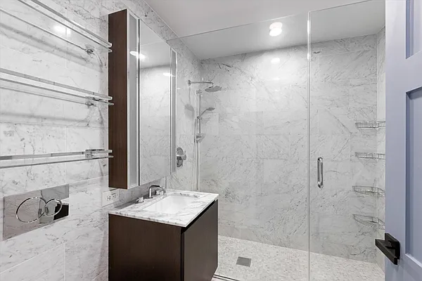 Rented by Fact Real Estate LLC | media 16