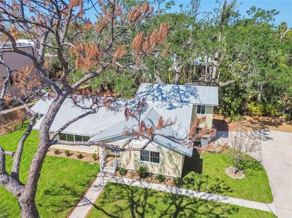 3001 Bayshore Cir, Sarasota, FL 34234