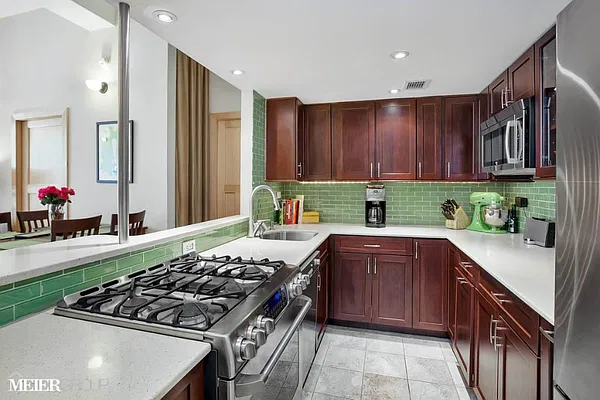 Sold by MEIER | media 12