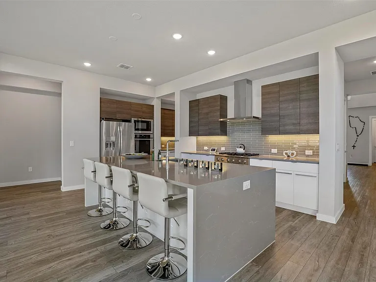 5322 Statesman Ln — Photo 26