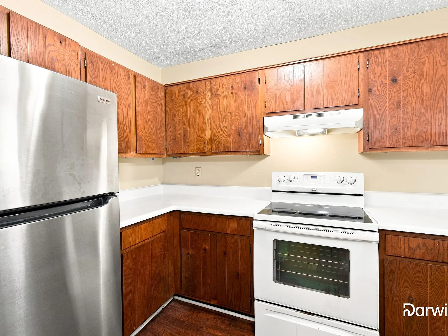 3 bed, 3.0 bath, 1054 sqft, $1,650 — Photo 3