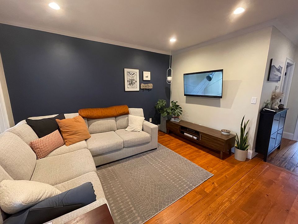 TV Mount with Electrical outlet