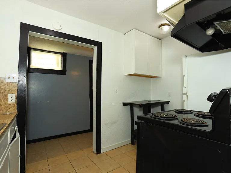 302 Circle Way — Photo 7