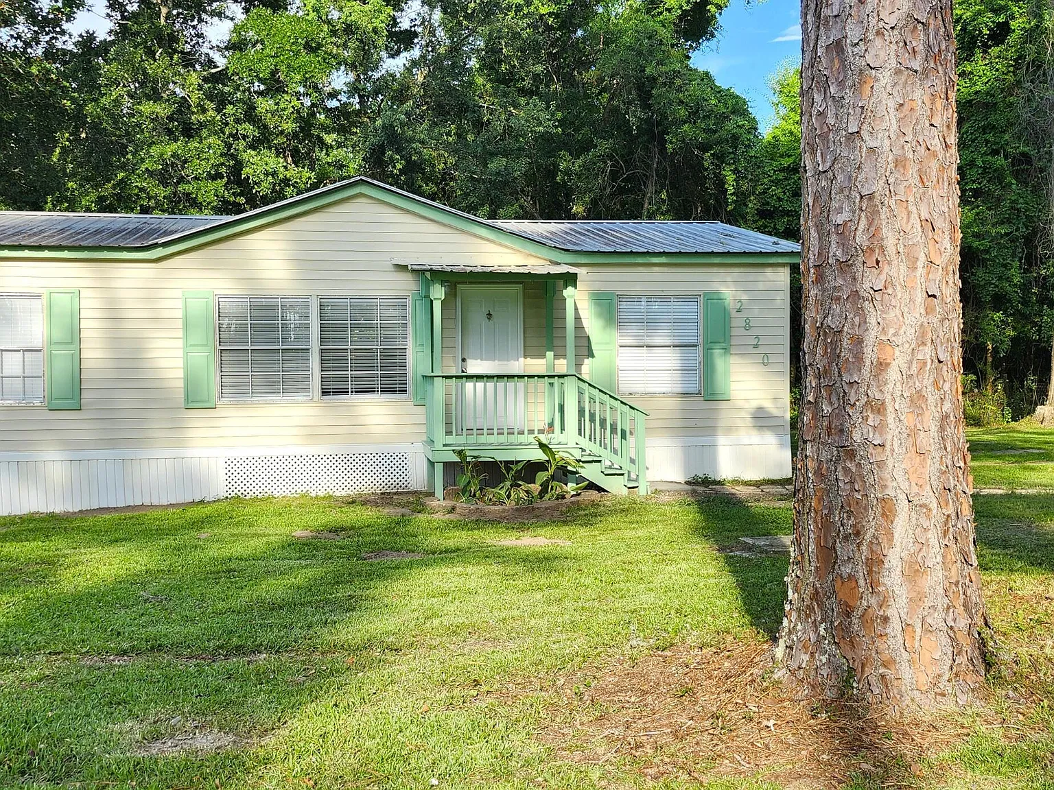3 bed, 2.0 bath, 1054 sqft, $1,400 — Photo 2
