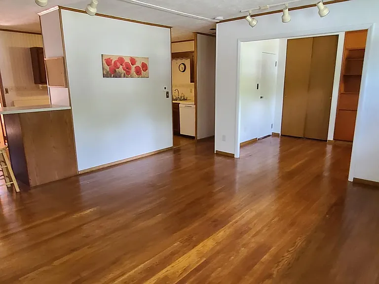 1465 Woodland Dr — Photo 14