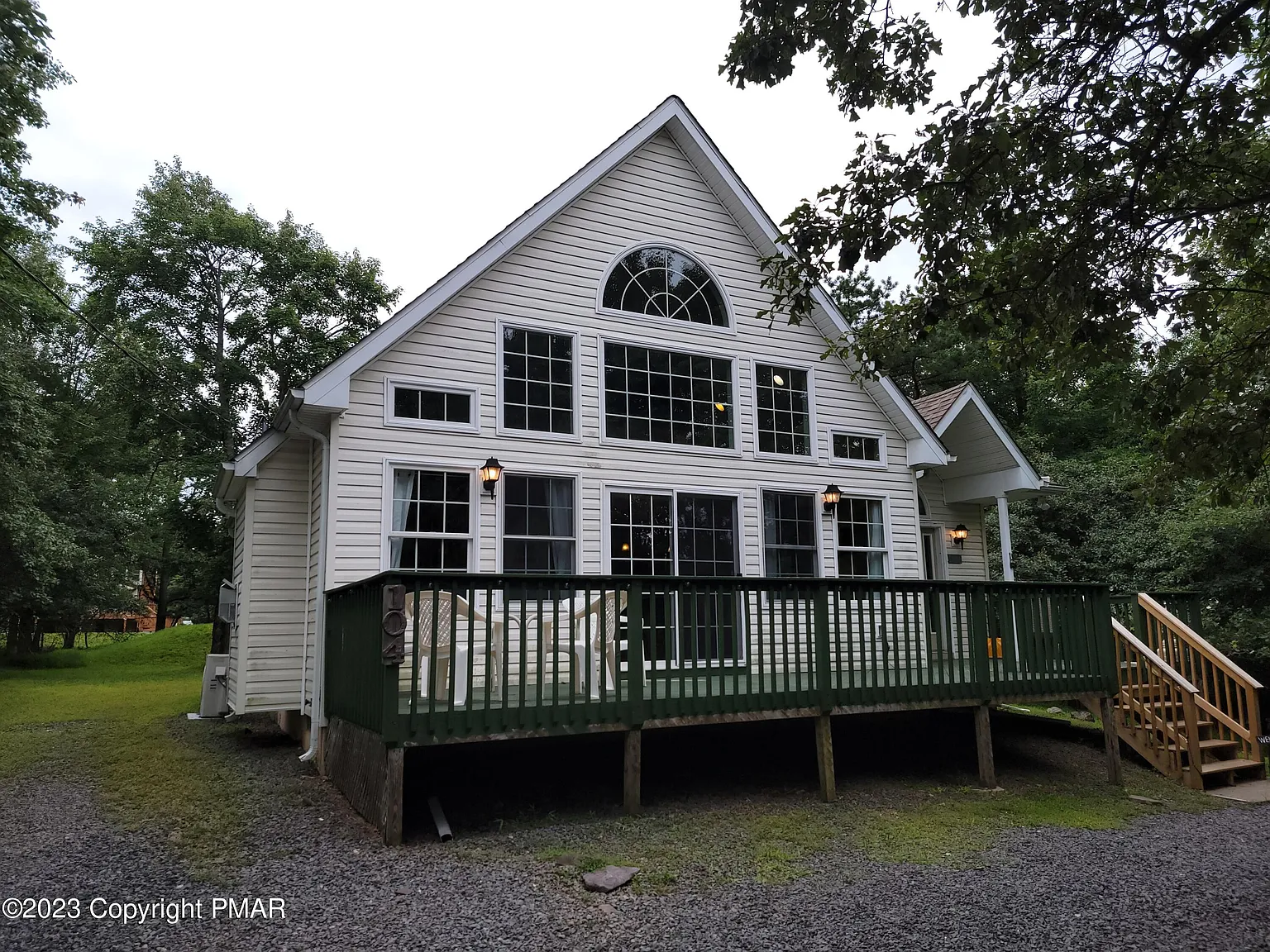 104 Lindbergh Cir photo 1