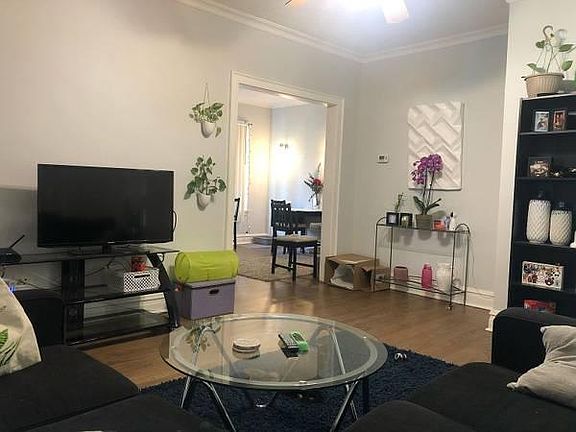 3rd image of 4720 W Cornelia Ave #1E