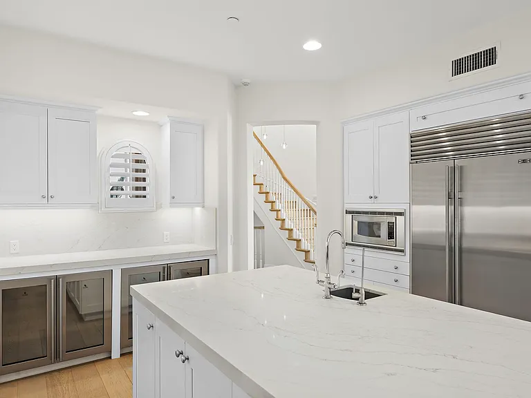 150 Sidney Bay Dr — Photo 16