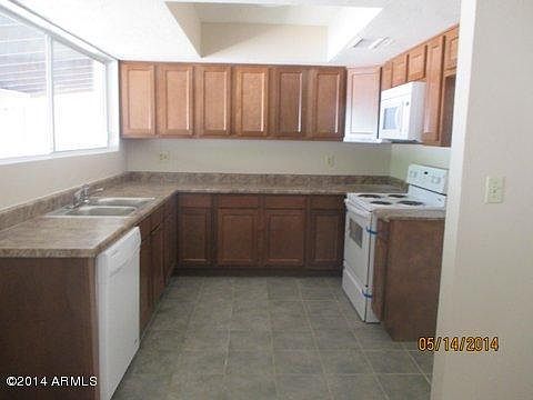 2nd image of 642 E Meadow Ln