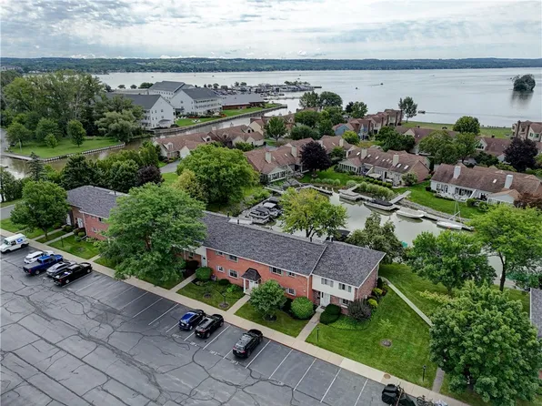 137 Holiday Hbr #D, Canandaigua, NY 14424