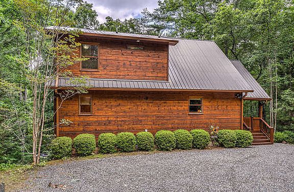 3rd image of 395 Mill Creek Acres