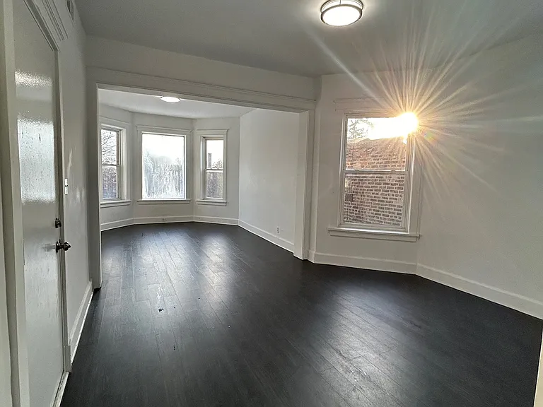 704 W Garfield Blvd #3 — Photo 2