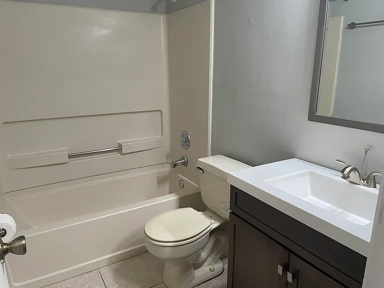 116 Reserve Cir #100 — Photo 8