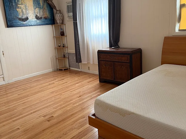 190 Bay 7 St #1 — Photo 3