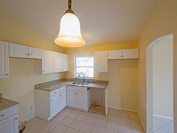 4th image of 2514 Ginger Mill Blvd