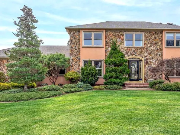 9 Timber Wolf Dr, Hamilton, NJ 08620