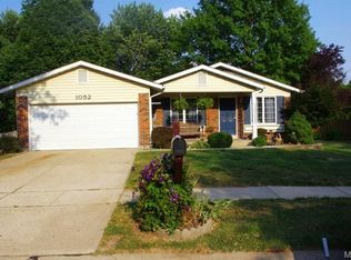 1052 Pinecone Trl, Florissant, MO 63031