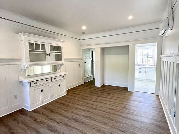 3rd image of 1614 W Sunset Blvd #1
