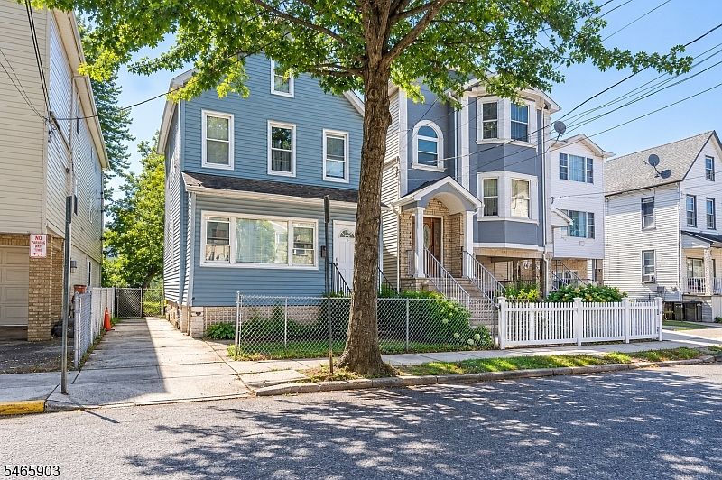 1st image of 1018 Anna St